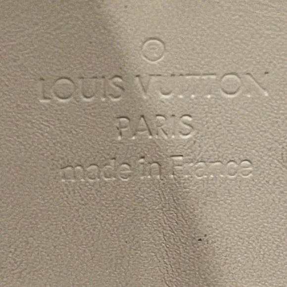 Louis Vuitton Vernis Sarah Wallet - Picture 10 of 12